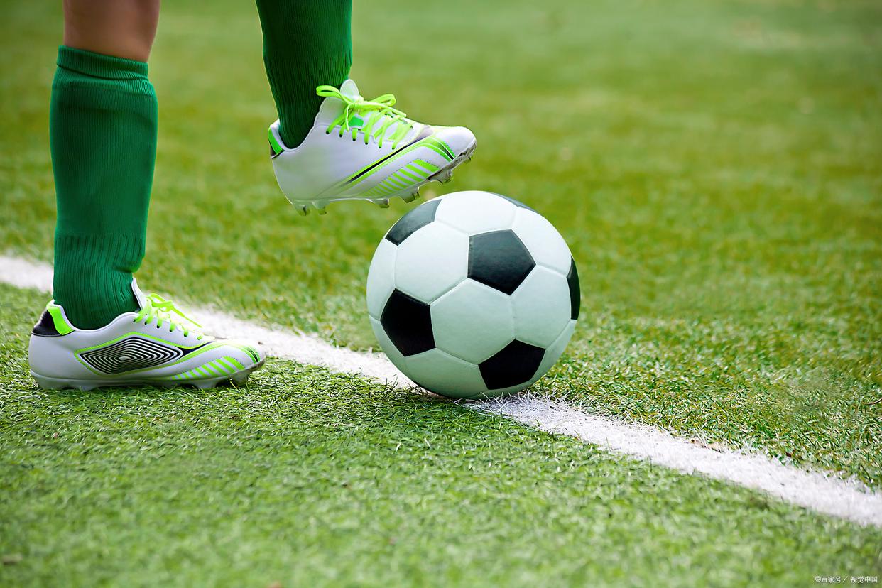 神扑救主！索默社媒晒照庆祝：全队做出巨大努力，让我们继续前进.