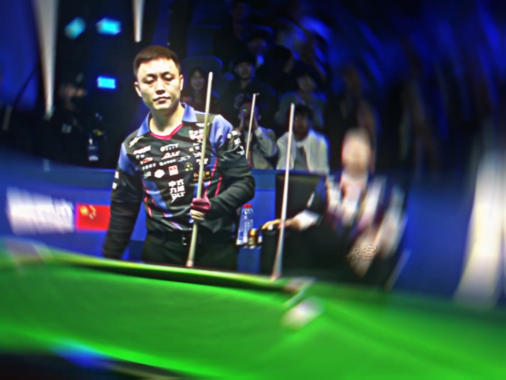 他在篮下给 他在篮下给